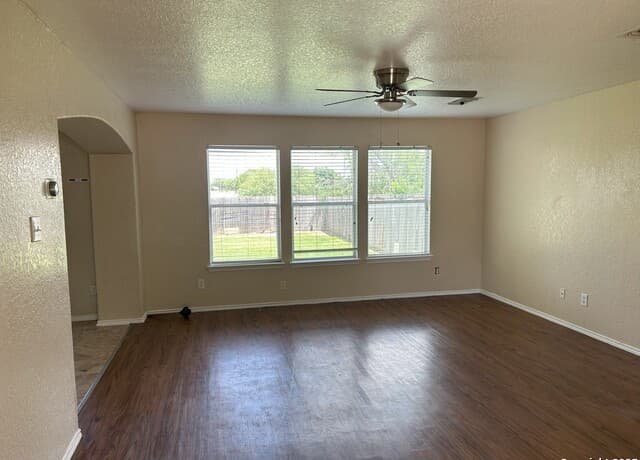 2126  Hollow Circle, San Antonio, TX 78227 — photo 6