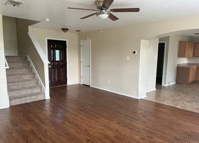 2126  Hollow Circle, San Antonio, TX 78227 — photo 9
