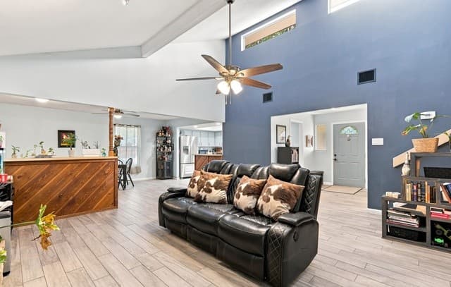 410  Susie Dr, Canyon Lake, TX 78133 — photo 5