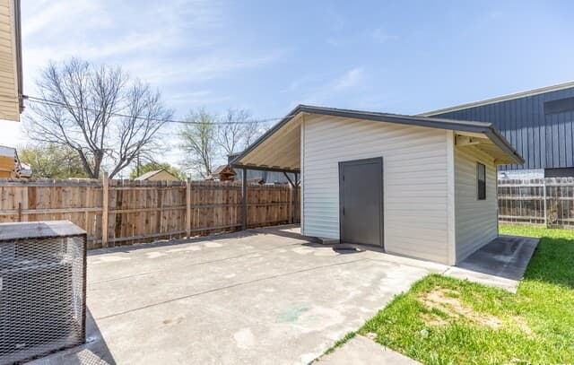 131  Harald, San Antonio, TX 78214 — photo 24