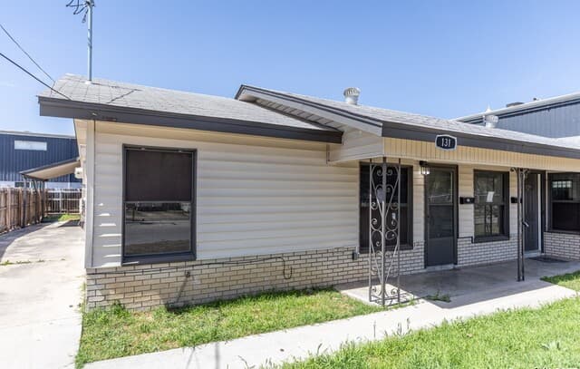 131  Harald, San Antonio, TX 78214 — photo 3