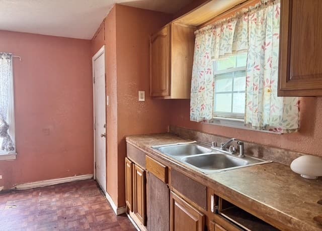 219  Lyric St, San Antonio, TX 78223 — photo 3