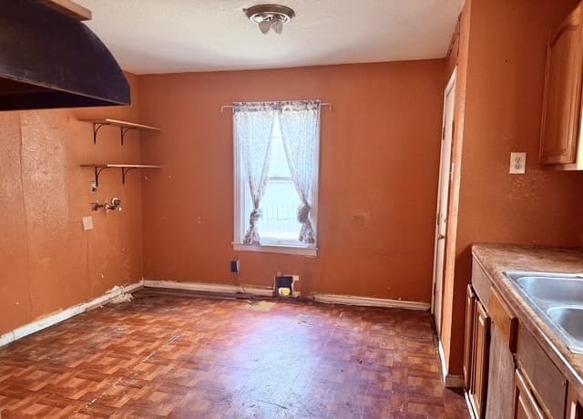 219  Lyric St, San Antonio, TX 78223 — photo 4