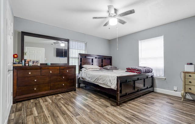 210  Tedder St, San Antonio, TX 78211 — photo 2