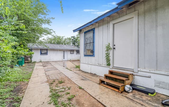 210  Tedder St, San Antonio, TX 78211 — photo 5