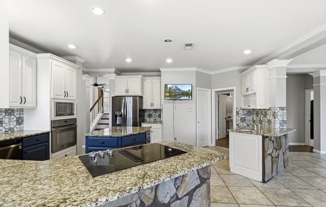 4114  Luckenbach Rd, San Antonio, TX 78251 — photo 10