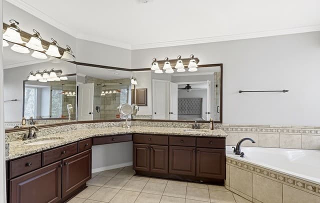 4114  Luckenbach Rd, San Antonio, TX 78251 — photo 16