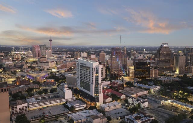 123  Lexington Ave Unit 1308, San Antonio, TX 78205 — photo 3
