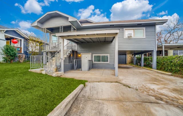 1311  Kayton Unit UNIT 1, San Antonio, TX 78210 — photo 2