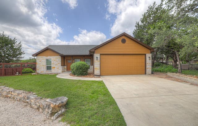 596  Riviera Dr