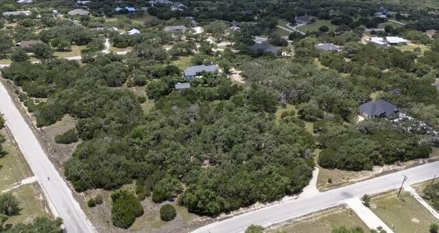 1061  Cielo Springs Dr, Blanco, TX 78606 — photo 9