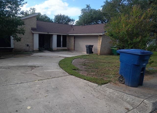 8319 Shallow Creek Dr