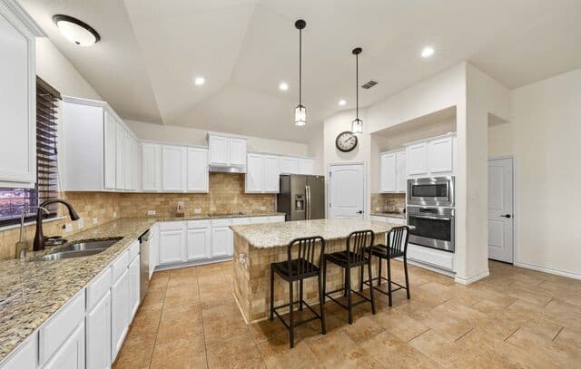121  Fairway Dr, Floresville, TX 78114 — photo 17
