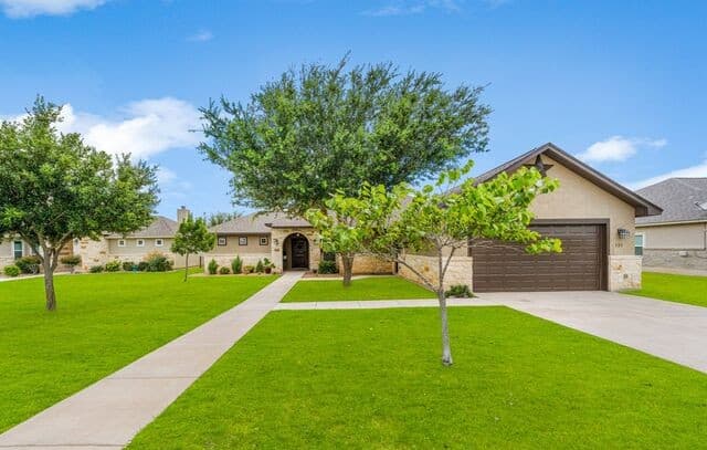 121  Fairway Dr, Floresville, TX 78114 — photo 2