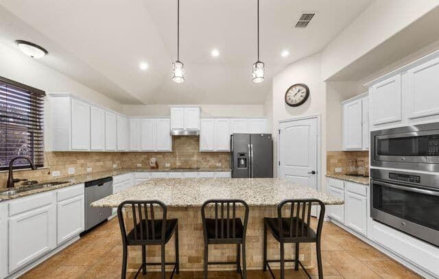 121  Fairway Dr, Floresville, TX 78114 — photo 22