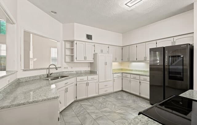 8814  Lost Woods, San Antonio, TX 78240 — photo 10