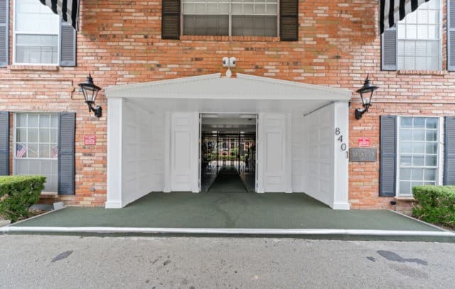 8401 N New Braunfels Avenue Unit 240, San Antonio, TX 78209 — photo 2