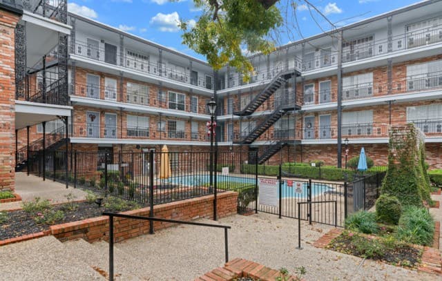 8401 N New Braunfels Avenue Unit 240, San Antonio, TX 78209 — photo 3