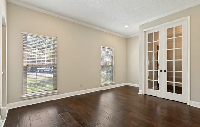 3715  Castle Crest St, San Antonio, TX 78230 — photo 11