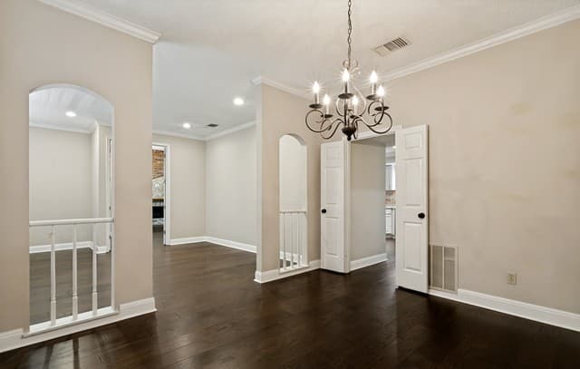 3715  Castle Crest St, San Antonio, TX 78230 — photo 13