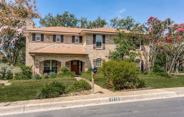3715  Castle Crest St, San Antonio, TX 78230 — photo 2