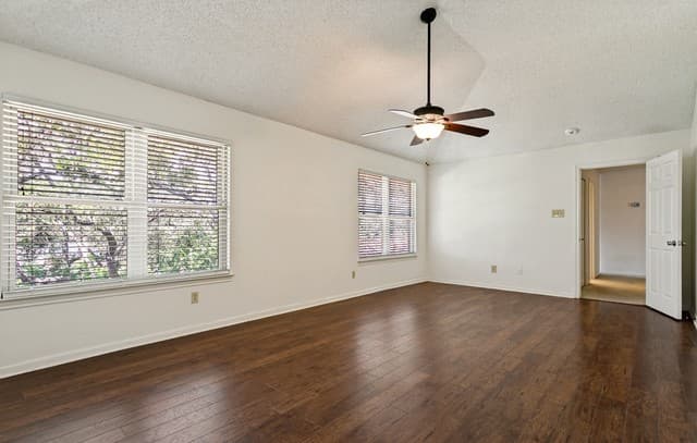 3715  Castle Crest St, San Antonio, TX 78230 — photo 22