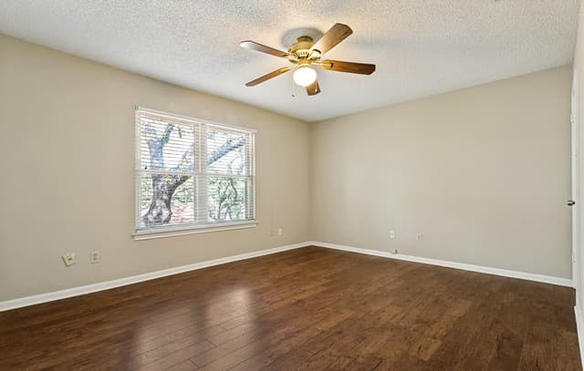 3715  Castle Crest St, San Antonio, TX 78230 — photo 25