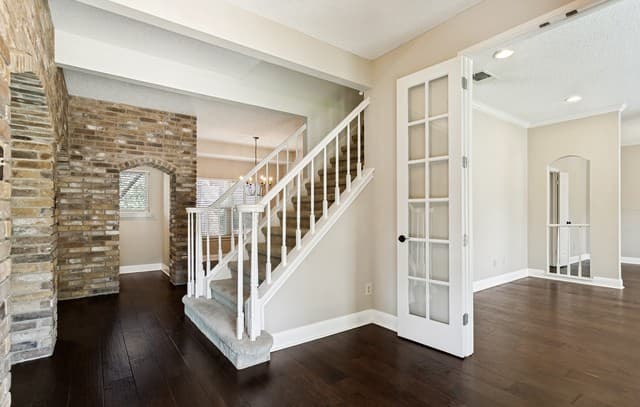3715  Castle Crest St, San Antonio, TX 78230 — photo 4