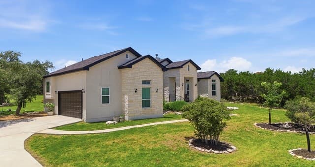 212  High Point Cir, Spring Branch, TX 78070 — photo 2