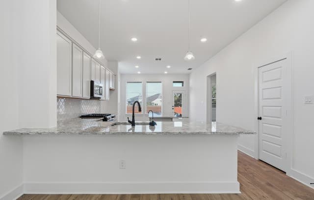 9421  Mattock, San Antonio, TX 78254 — photo 2
