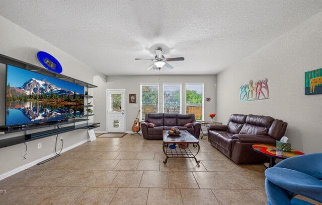 6051  Akin Song, San Antonio, TX 78261 — photo 6