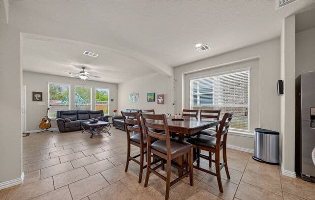 6051  Akin Song, San Antonio, TX 78261 — photo 9