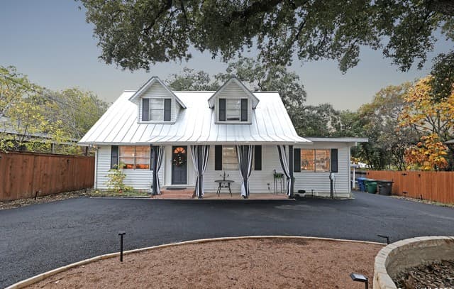 335 Rainbow Dr