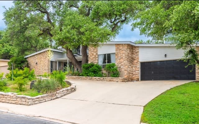 3223  Old Blue Ridge St, San Antonio, TX 78230 — photo 2