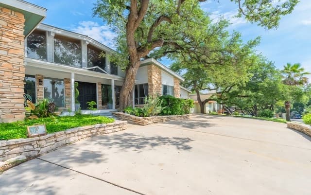 3223  Old Blue Ridge St, San Antonio, TX 78230 — photo 3