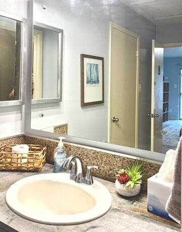 8915  Datapoint Dr Unit 44B, San Antonio, TX 78229 — photo 19
