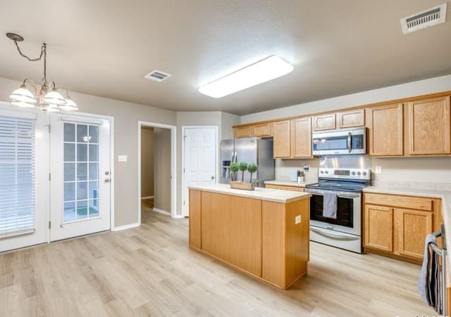 10915  Toscana Isle, San Antonio, TX 78249 — photo 2