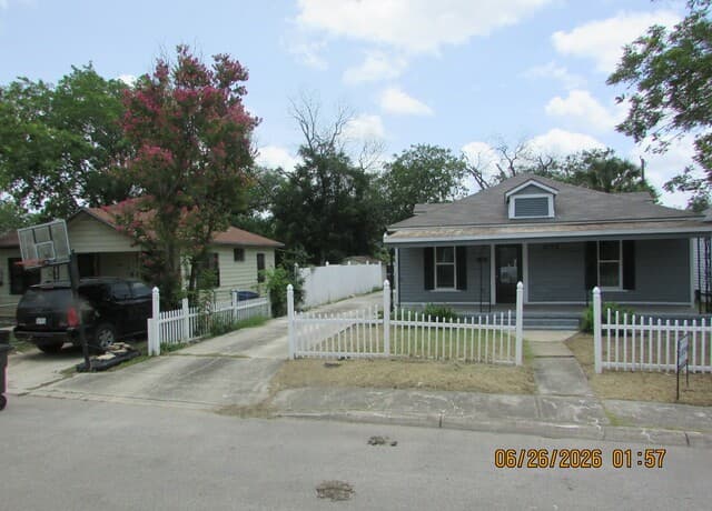5218  Sierra, San Antonio, TX 78214 — photo 4