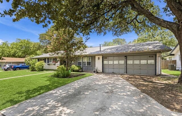 3134 Satellite, San Antonio, TX 78217 — photo 2