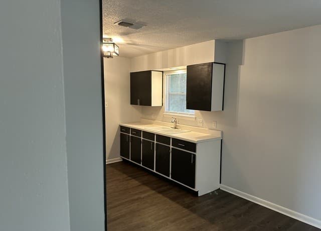 7211  Westglade Dr, San Antonio, TX 78227 — photo 5