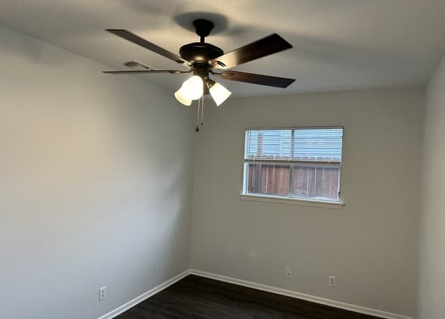 7211  Westglade Dr, San Antonio, TX 78227 — photo 9