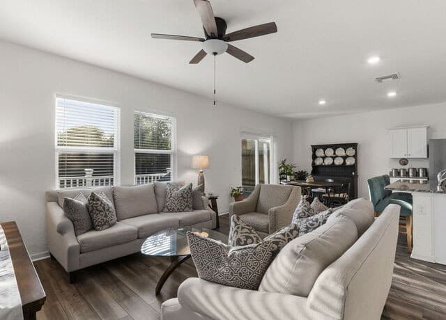 4905  Hallies Garden, St Hedwig, TX 78152 — photo 6