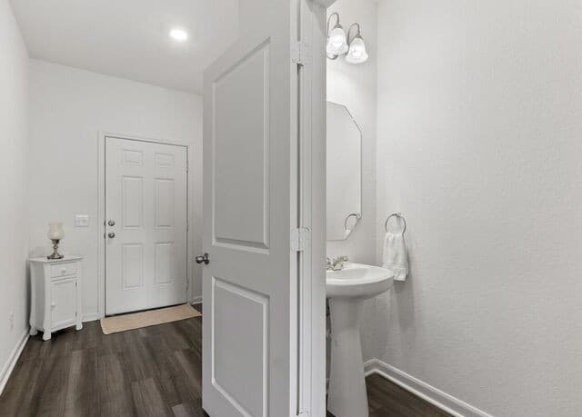 4905  Hallies Garden, St Hedwig, TX 78152 — photo 9