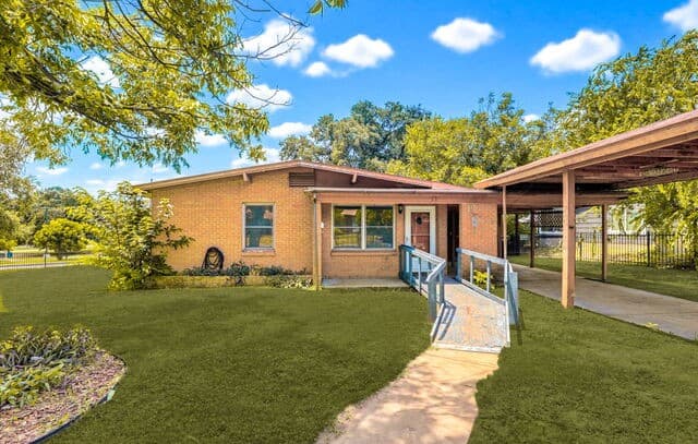 610 Pilgrim Dr