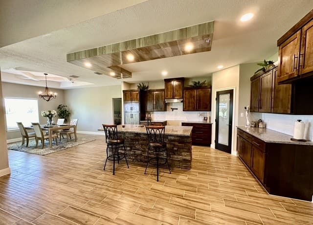 112  Estates Dr, La Vernia, TX 78121 — photo 3