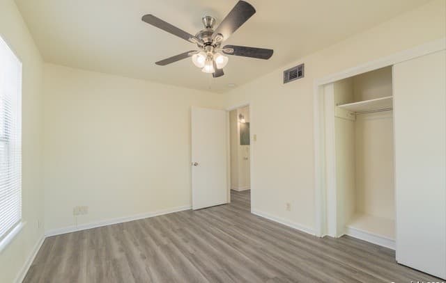 131  Brettonwood Dr, San Antonio, TX 78218 — photo 13