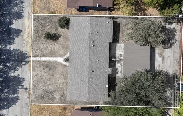 131  Brettonwood Dr, San Antonio, TX 78218 — photo 18