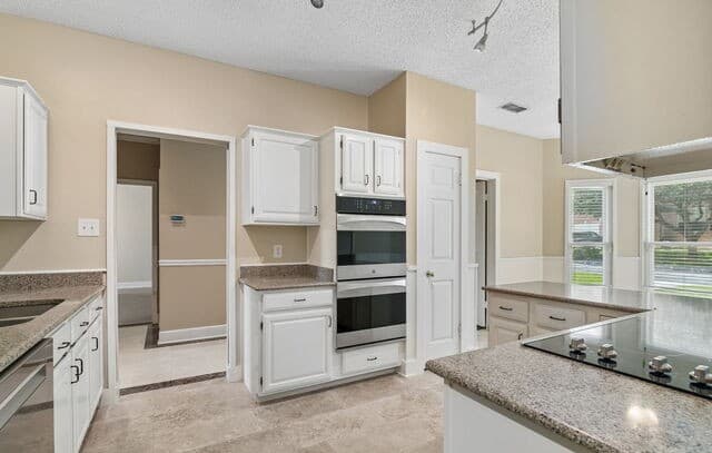 25010  Arrow Rdg, San Antonio, TX 78258 — photo 17
