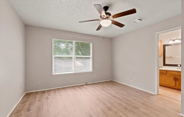 11136  El Sendero Unit 2, San Antonio, TX 78233 — photo 11