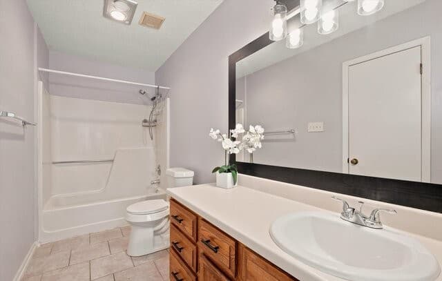 11136  El Sendero Unit 2, San Antonio, TX 78233 — photo 16